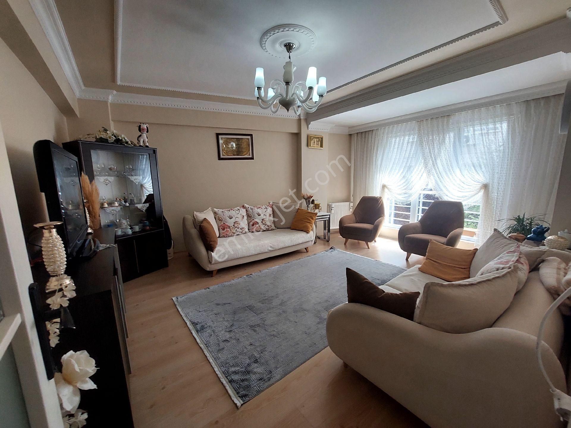 Gaziosmanpaşa Küçükköy De Satılık Daire Birinci Kat 3+1 135 M2 - Görsel 3