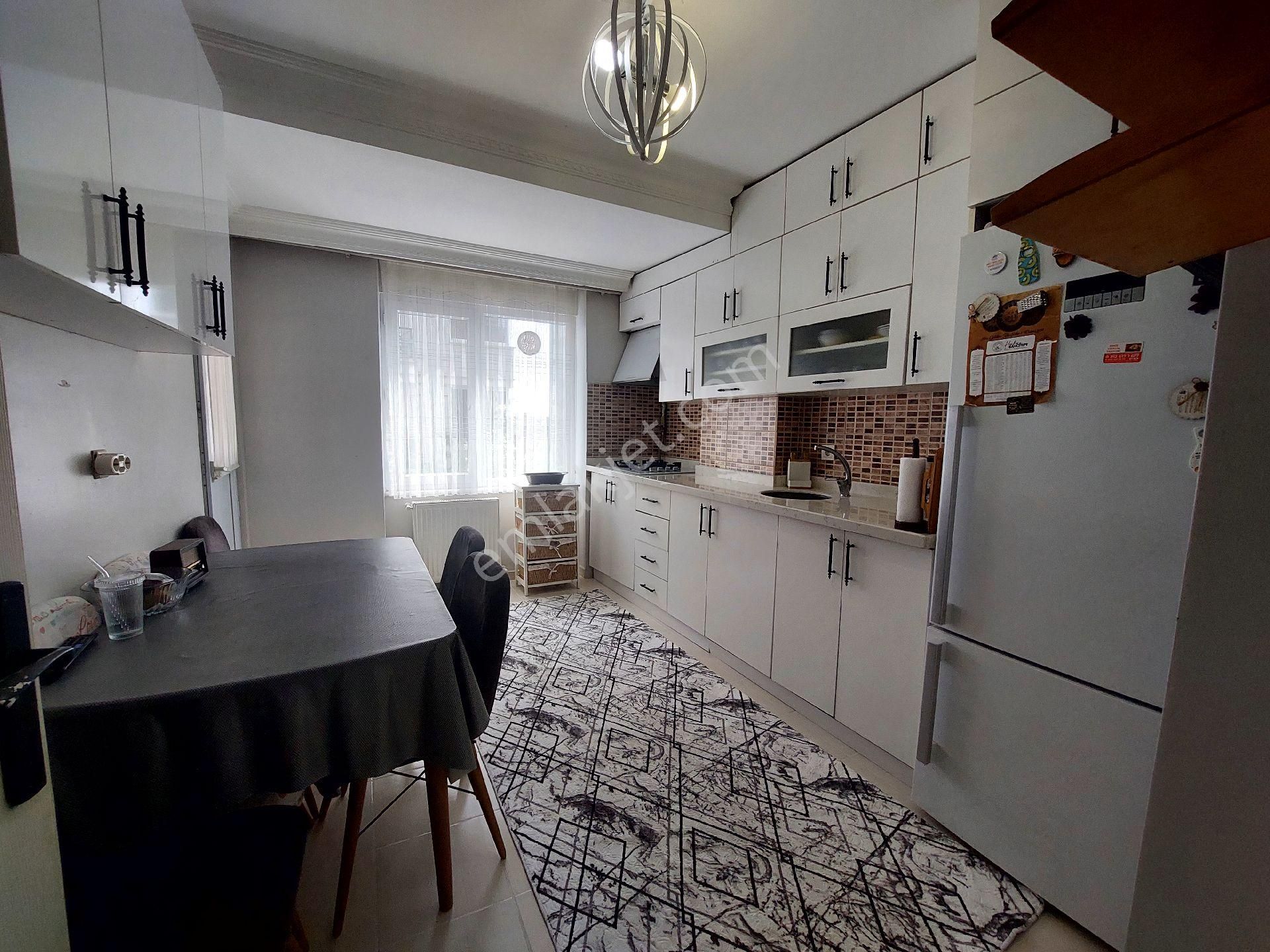 Gaziosmanpaşa Küçükköy De Satılık Daire Birinci Kat 3+1 135 M2 - Görsel 11