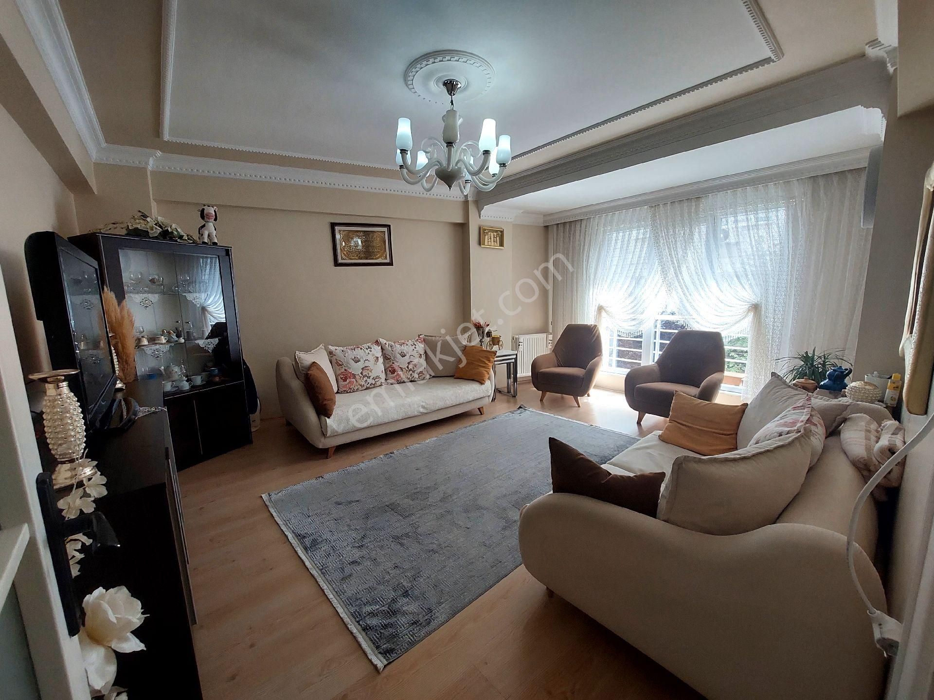 Gaziosmanpaşa Küçükköy De Satılık Daire Birinci Kat 3+1 135 M2 - Görsel 2