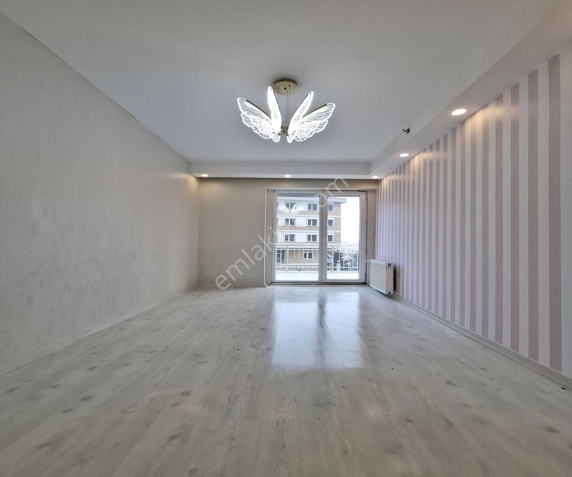 Cumhuriyet Metrobuse 2 Dk Mesafede Satılık Kaçırılmayacak Fırsat Daire - Görsel 23