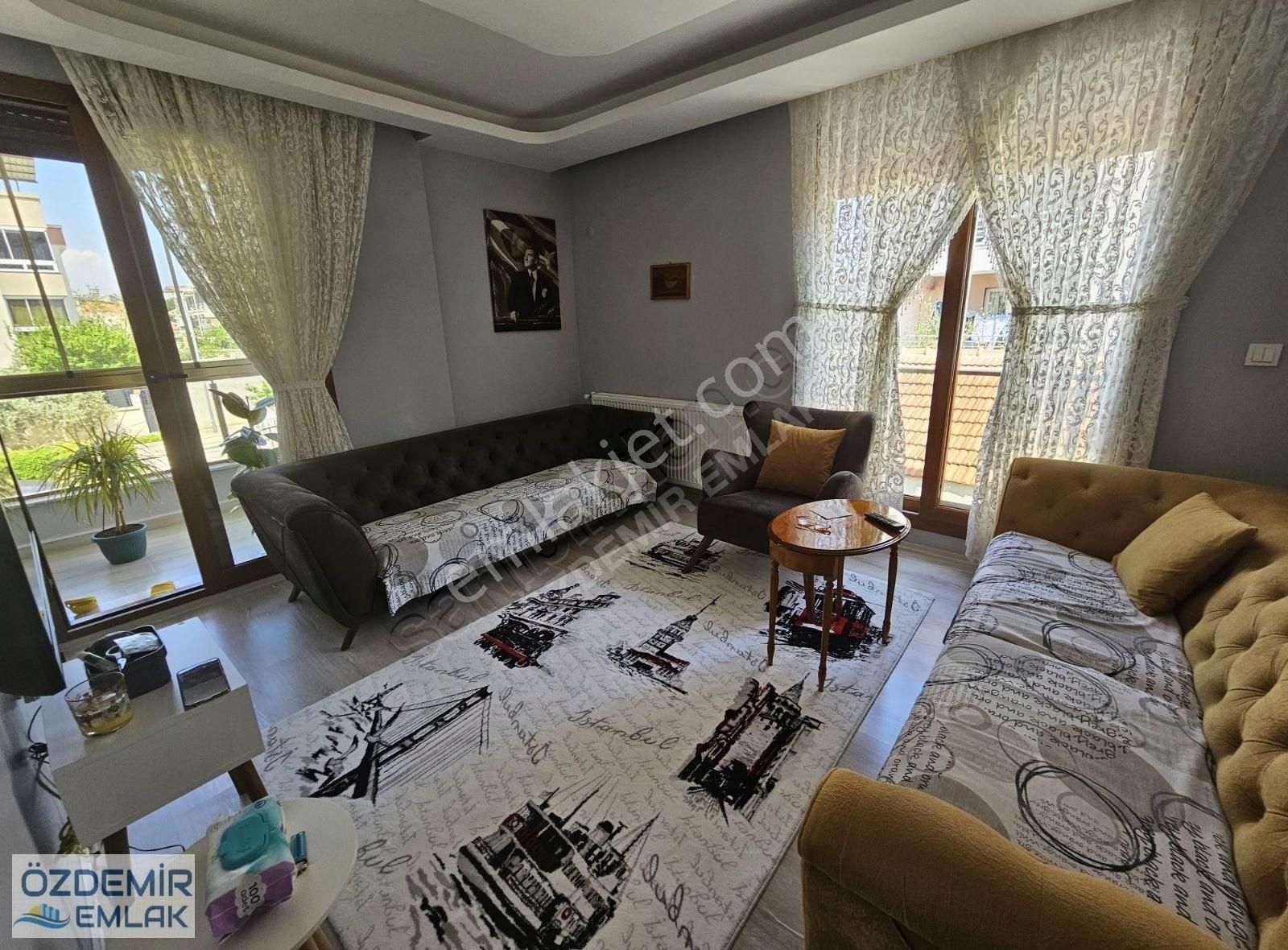 Özdemir Emlaktan Ara Kat Ebeveyn Banyolu Satılık 2+1 Daire