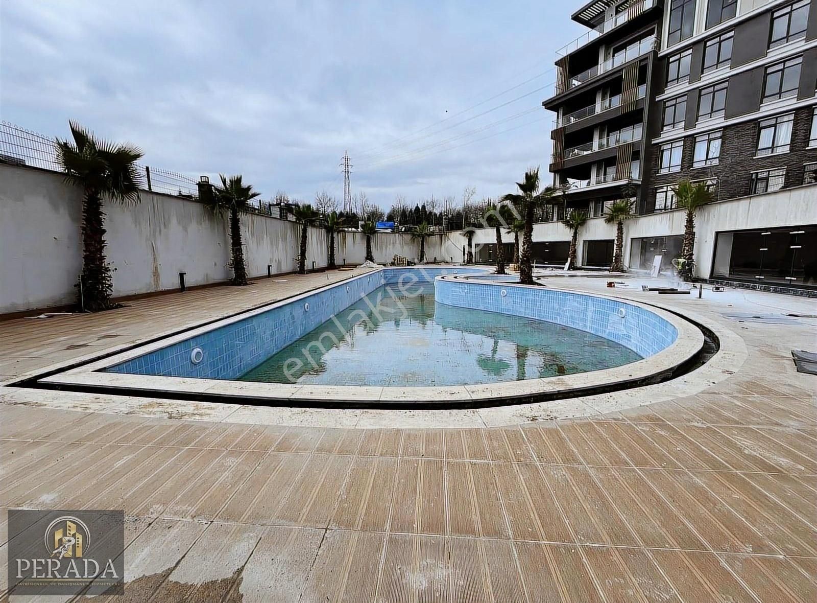 Kartepe Zeray Esil'de Ultra Lüks Ara Kat 1+1 Kiralık