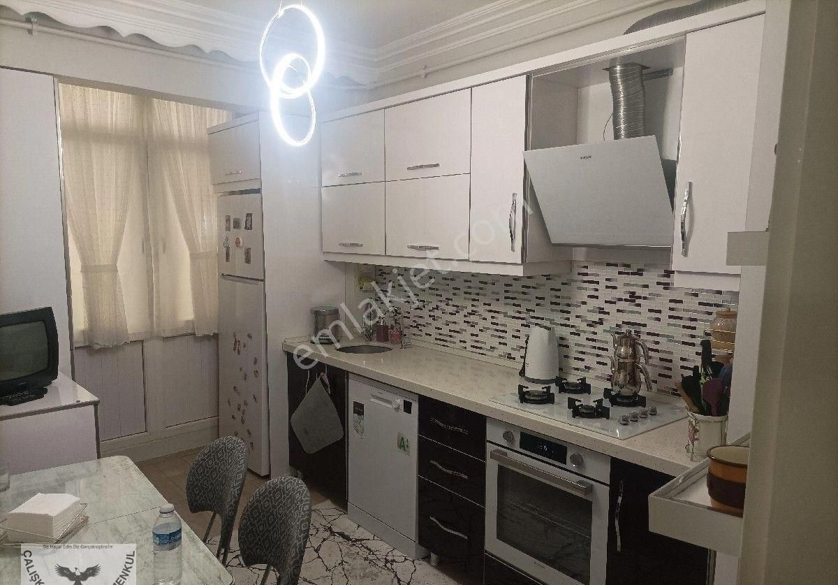 Çalışkanlar Gayrimenkul'den Cumhuriyet Mahallesi De 3+1 Bağımsız Satılık Daire