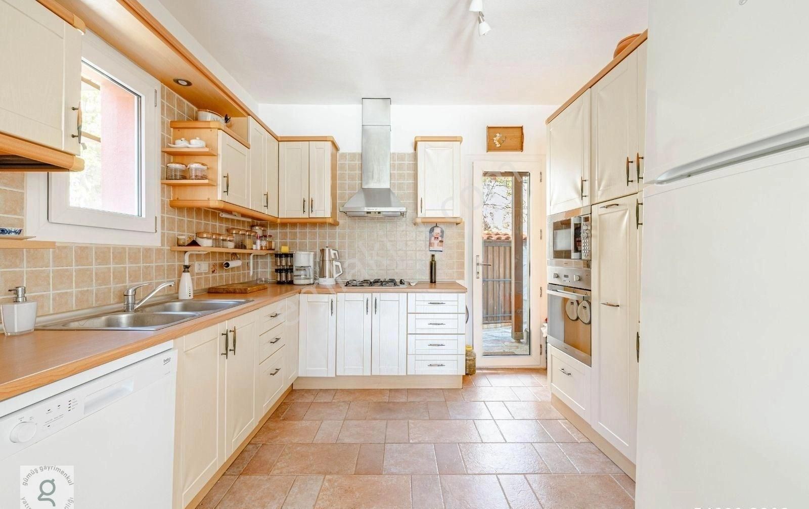 Bodrum Adabükü'nde Denize En Ön Sıra  Manzaralı Müstakil Villa - Görsel 5