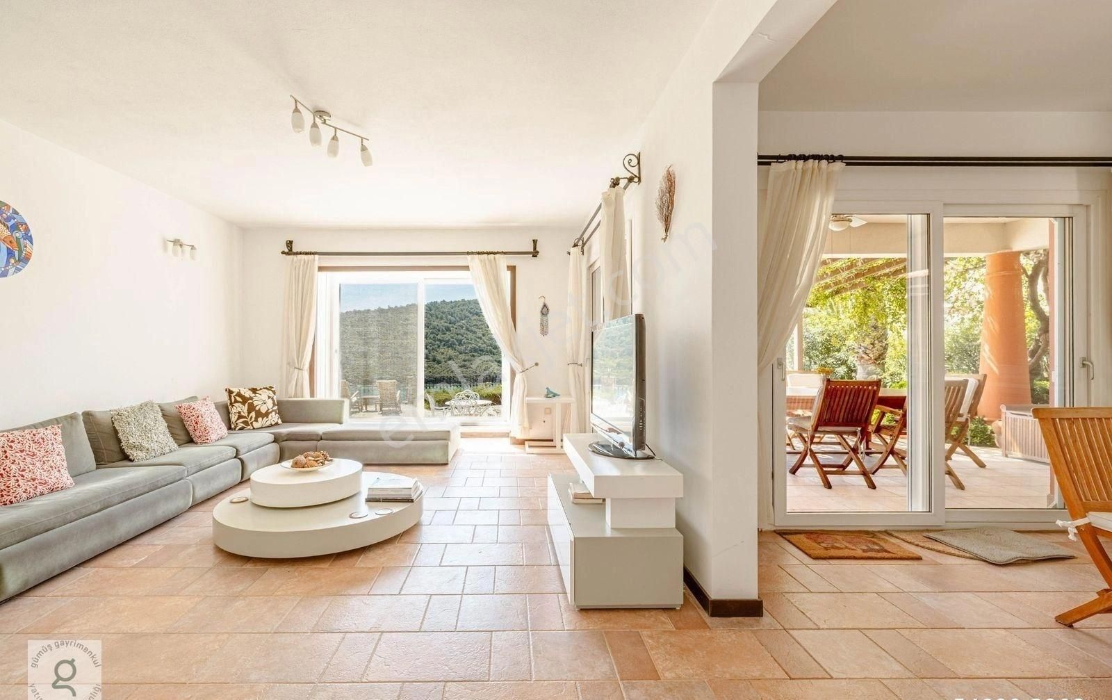 Bodrum Adabükü'nde Denize En Ön Sıra  Manzaralı Müstakil Villa - Görsel 31