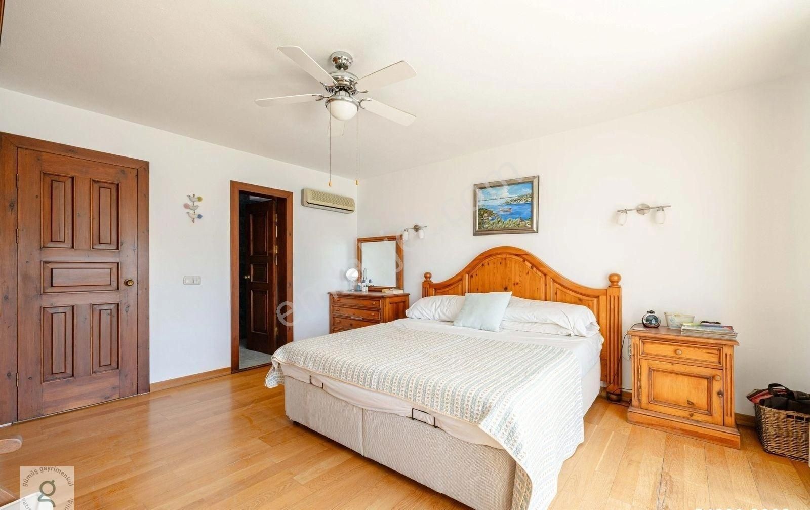 Bodrum Adabükü'nde Denize En Ön Sıra  Manzaralı Müstakil Villa - Görsel 7