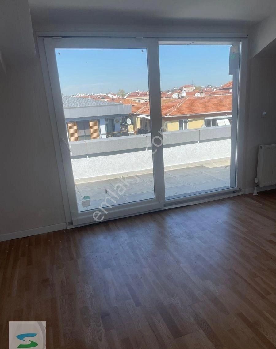 Yeşilköy De Havuzlu Sitede Satılık Sıfır Dubleks Daire - Görsel 3
