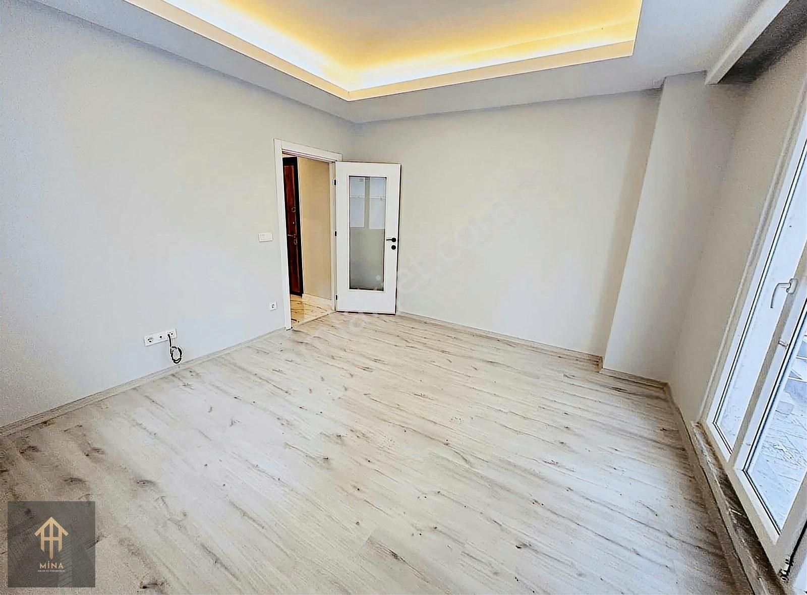 75 M2 Bahçe Alanına Sahip / Otoparklı Metrobüse Yakın Sıfır 2+1