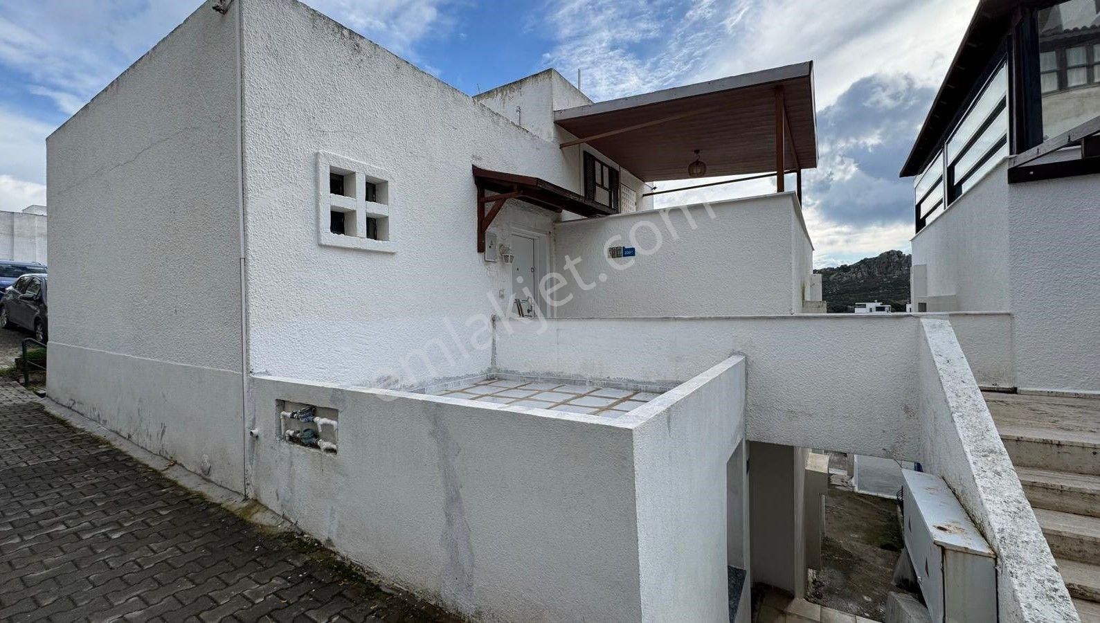 Bodrum Bankev Sitesinde Bahçeli Ful Tadilatlı 3+1 Dubleks Daire - Görsel 24