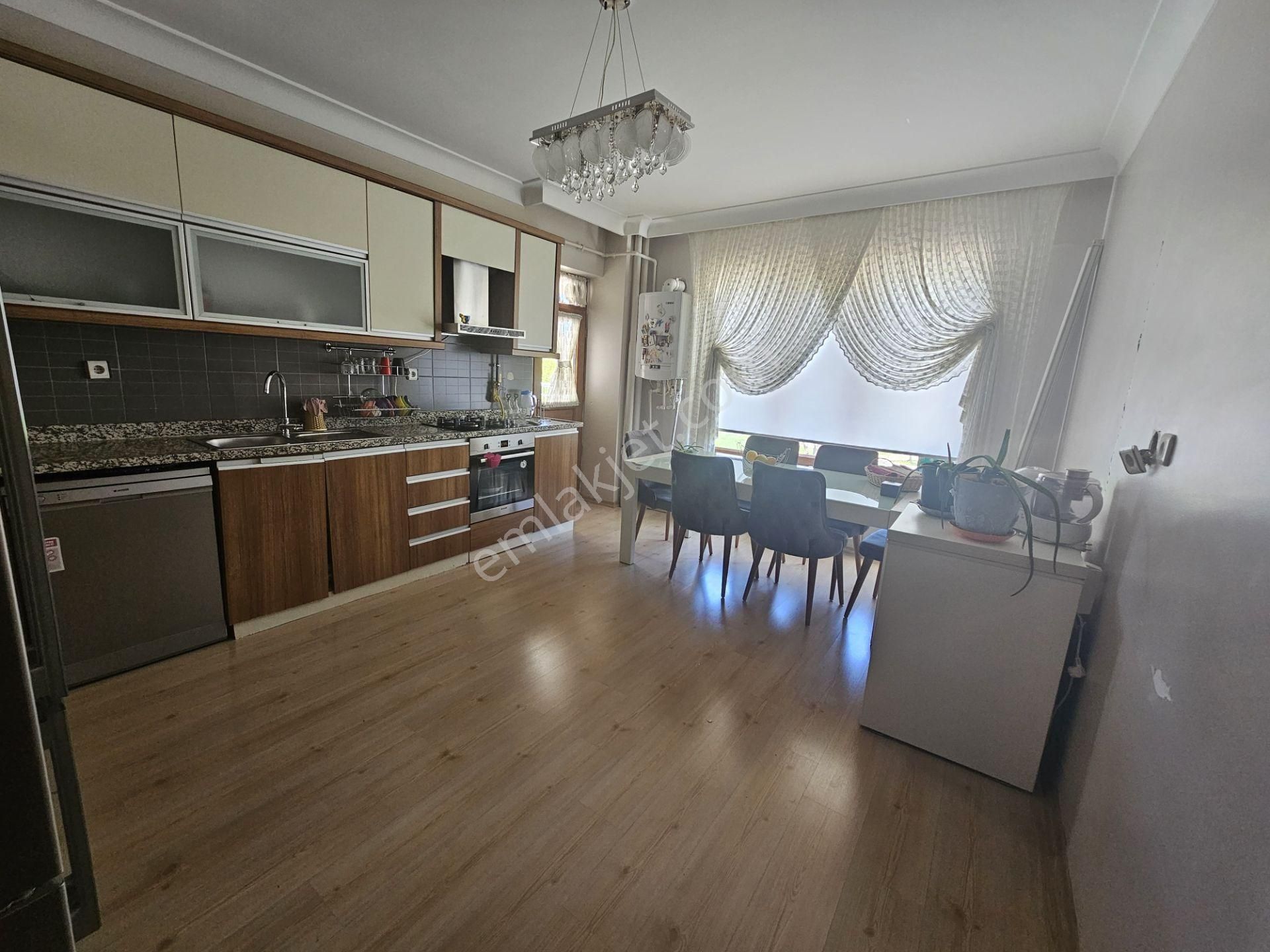 Diclekent Dünya Kavşağında Satılık 4+1 Lüx Daire..!