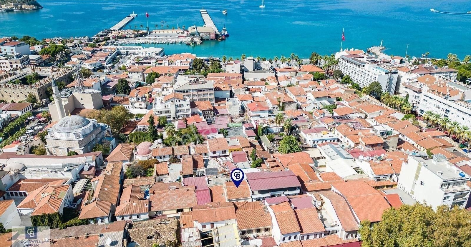 Kuşadası Kaleiçi'nde Kiralık Yatırım Değeri Yüksek Dükkan