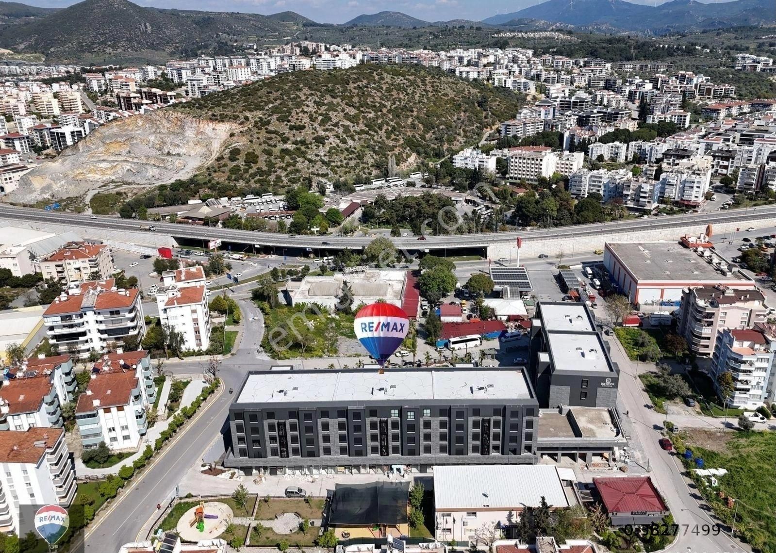 Genış Teras Alanına Sahıp, Köşe Konumlu, Otopark Sorunu Olmayan Kıralık Temız Dükkan