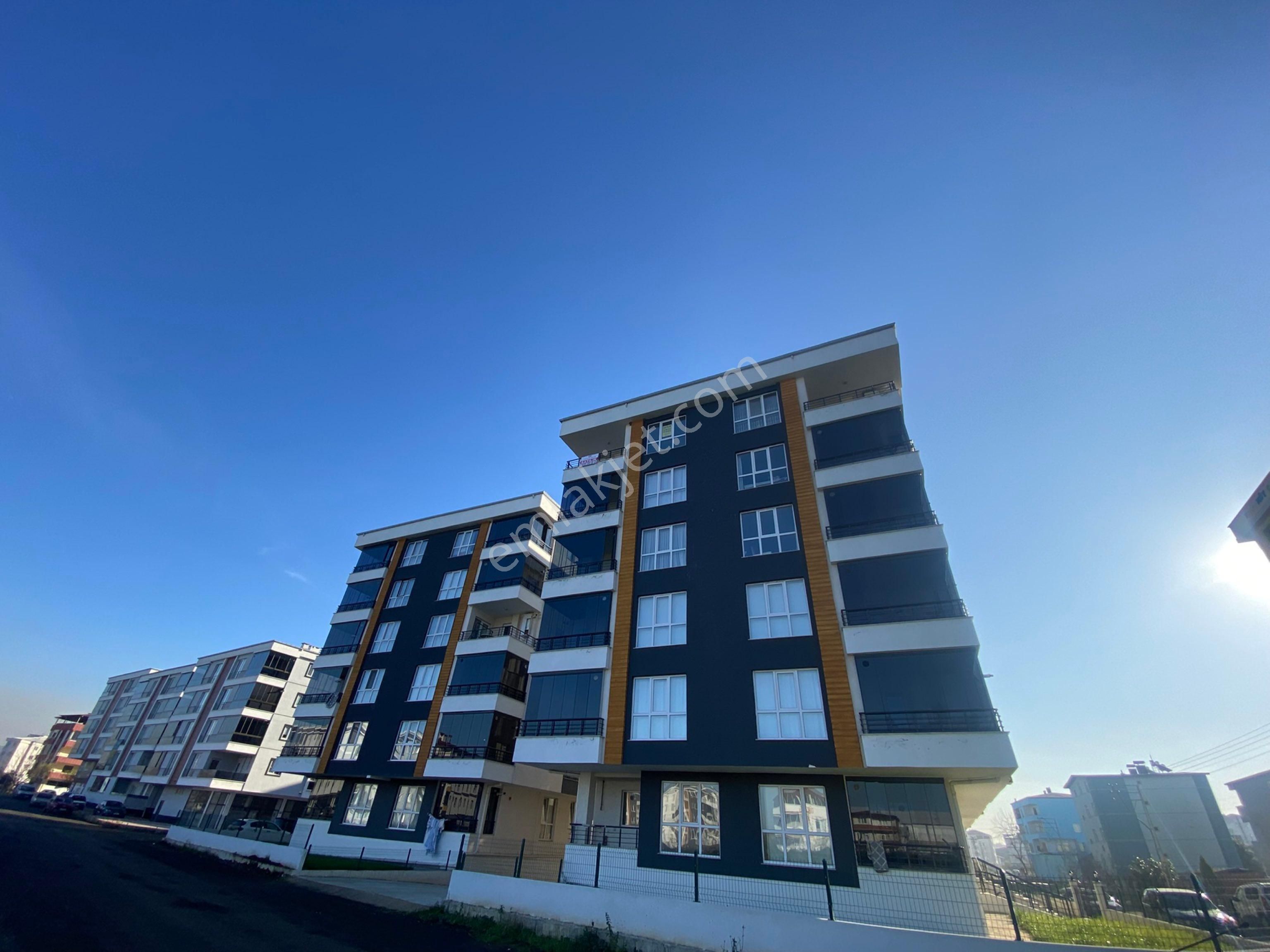 Yağmur Emlak'tan Tekkeköy'de Site İçi 3+1 Kiralık Daire