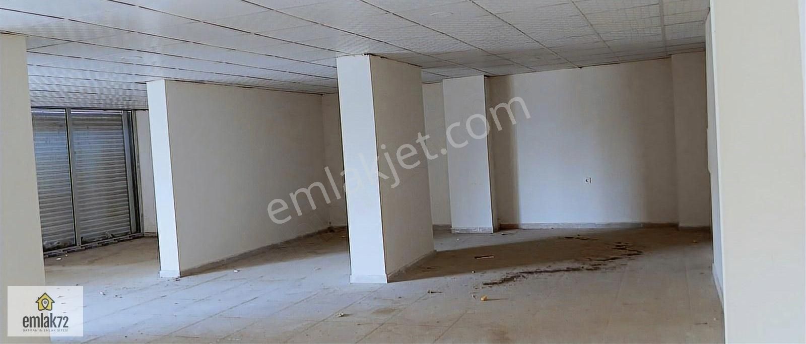 Emlak 72'den Garden Park Sitesi Altında Satılık Dükkan