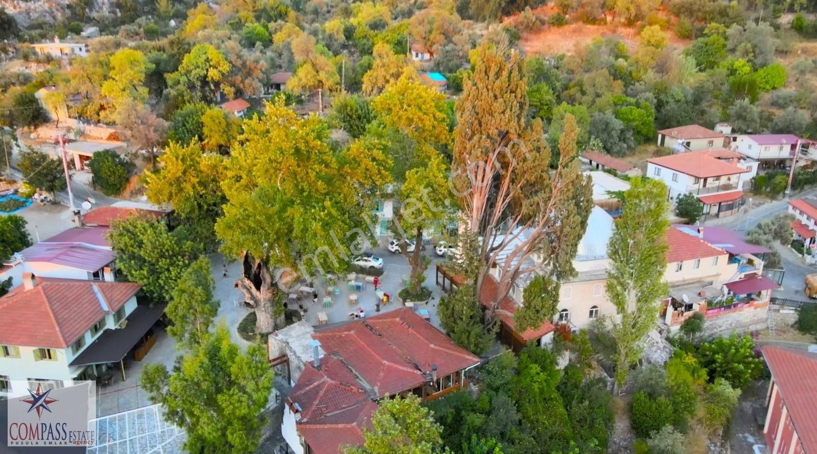 Marmaris Bayır Köyünde Satılık Yola Cepheli 2.200 M2 Tarla - Görsel 2