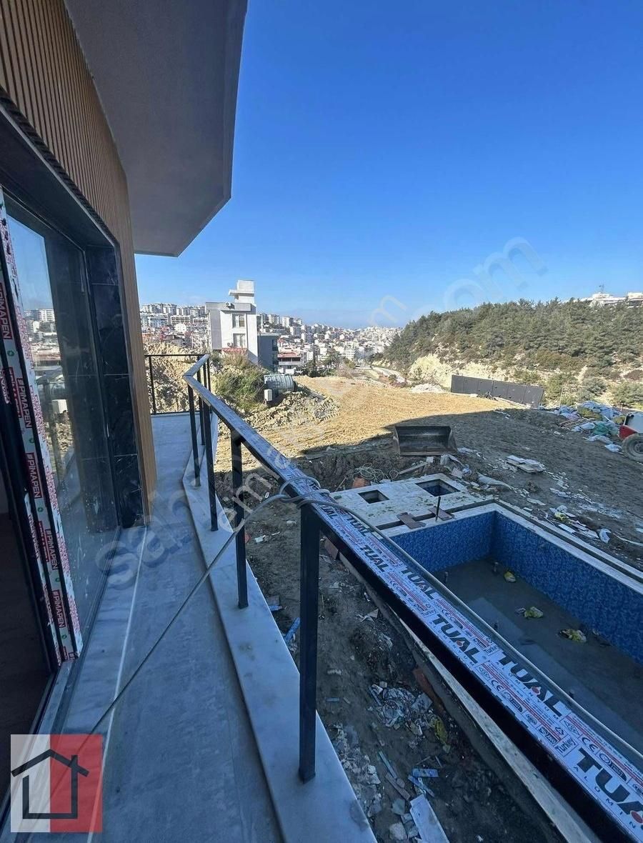 Kuşadası Merkezde Havuzlu Sitede 1+1 Ve 2+1 Satılık Daireler - Görsel 3