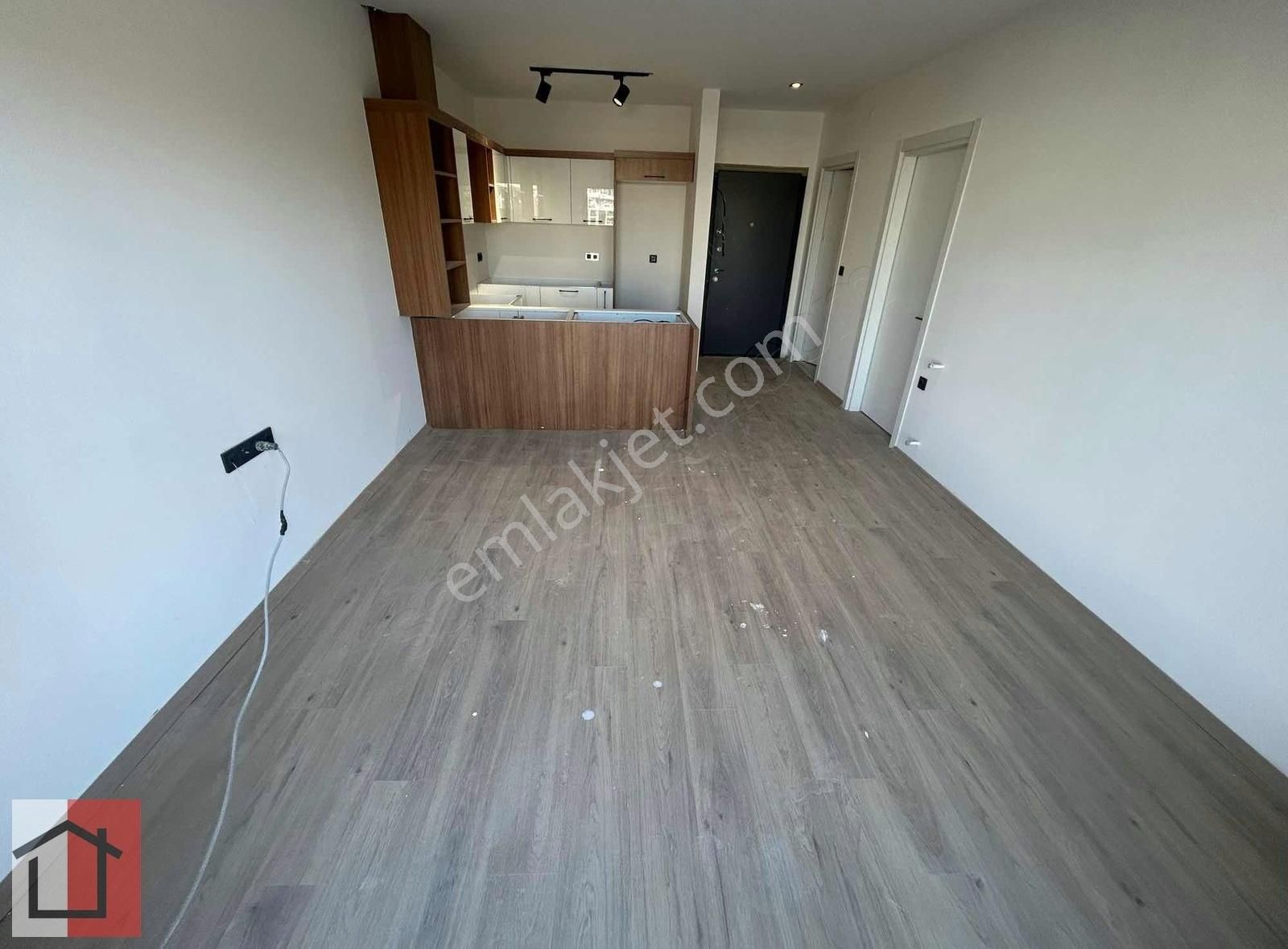 Kuşadası Merkezde Havuzlu Sitede 1+1 Ve 2+1 Satılık Daireler - Görsel 6