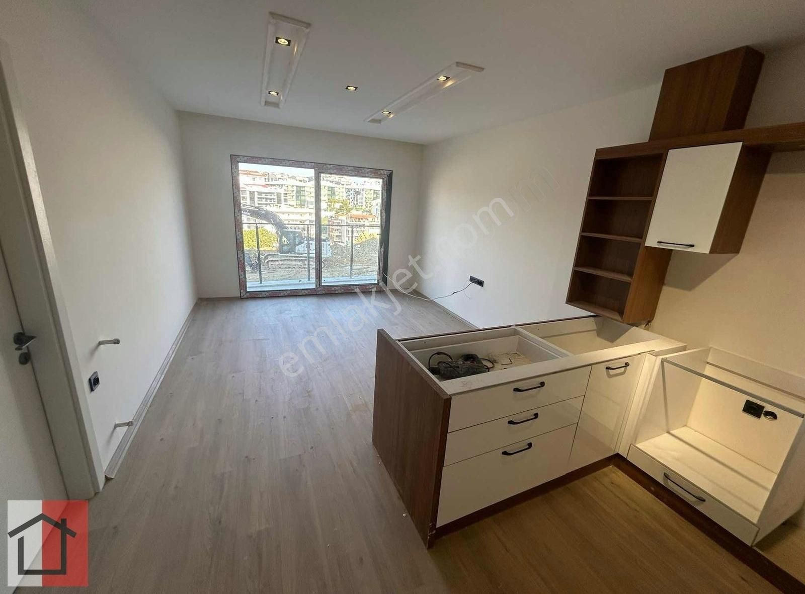 Kuşadası Merkezde Havuzlu Sitede 1+1 Ve 2+1 Satılık Daireler - Görsel 2