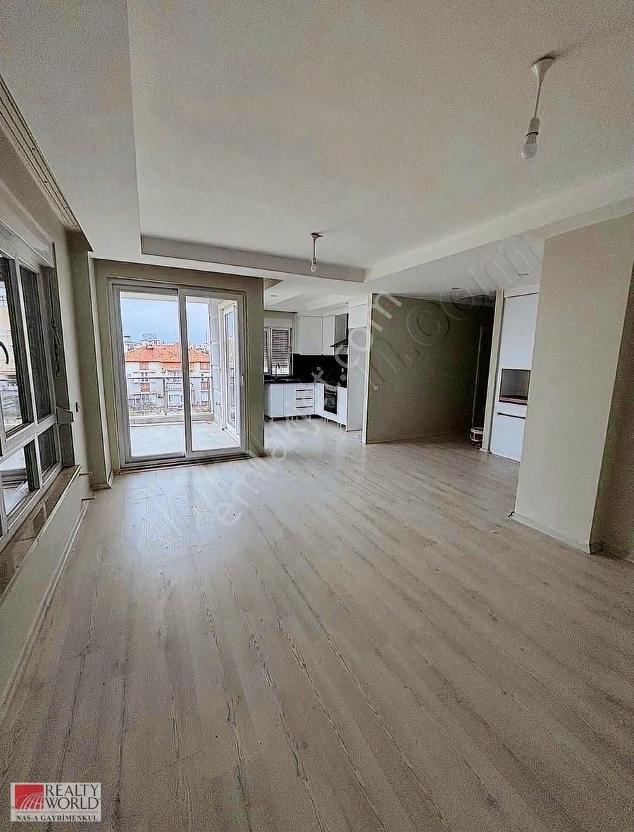 Döşemealtı Yeniköy Mahallesinde Kiralık 3+1 Daire