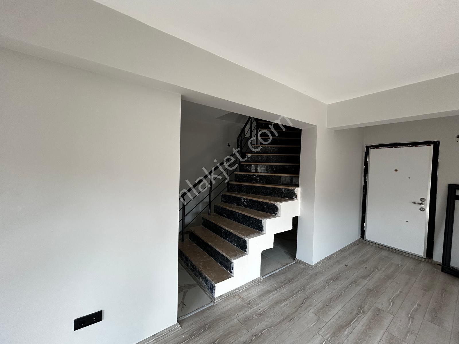 Turyap'tan Çiftlikköy M.akifte Deniz Manzaralı Dubleks Daire - Görsel 18