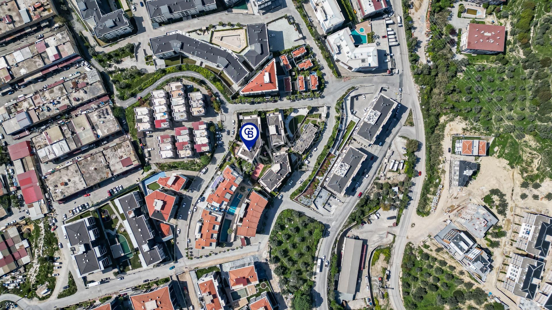 Kuşadası Merkezi Konumda Lüks Rezidans Daire 3+1