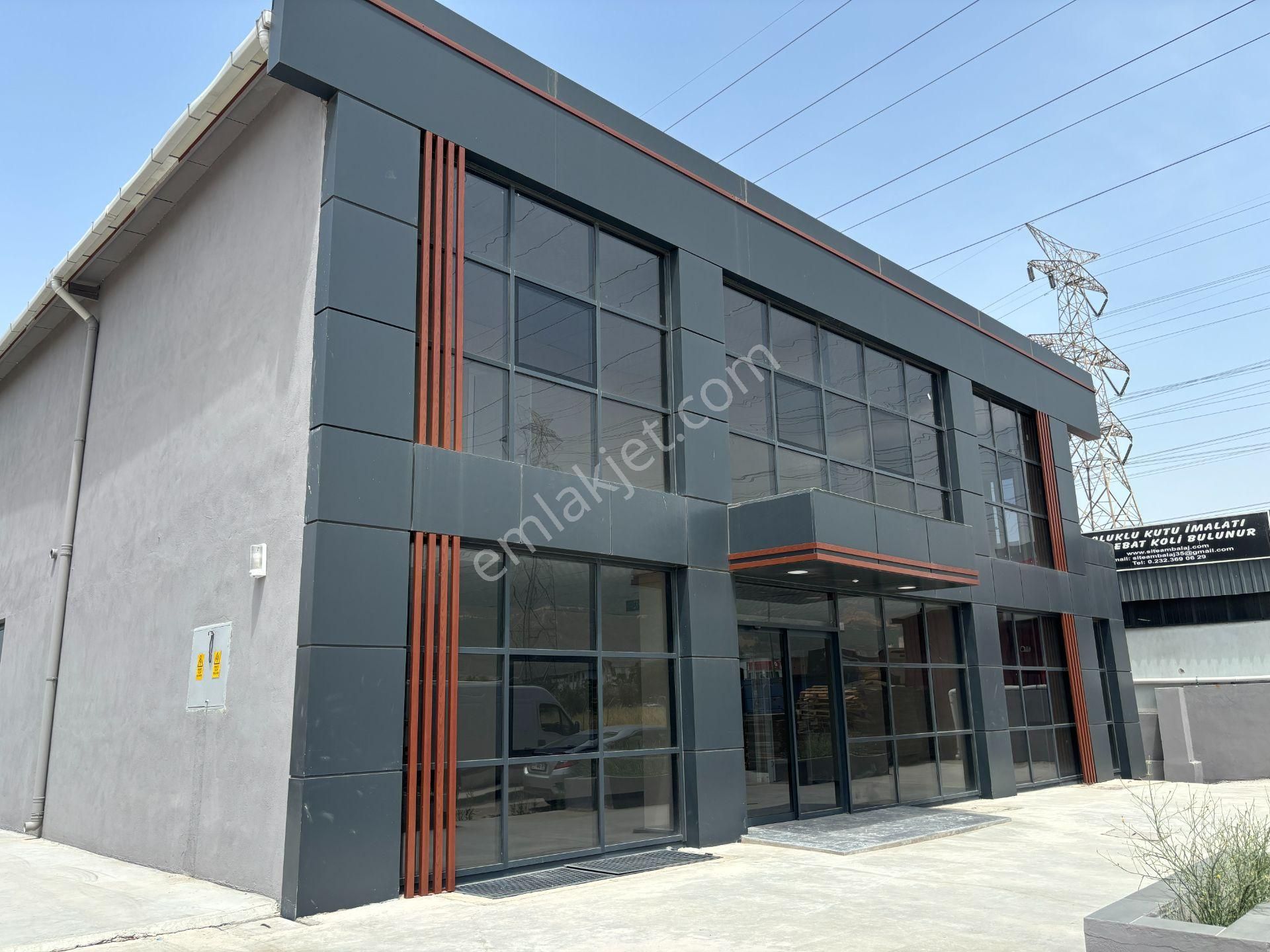 İzmir Işıkkent Ayakkabıcılar Sitesinde Kiralık 1.550 M2 İş Yeri