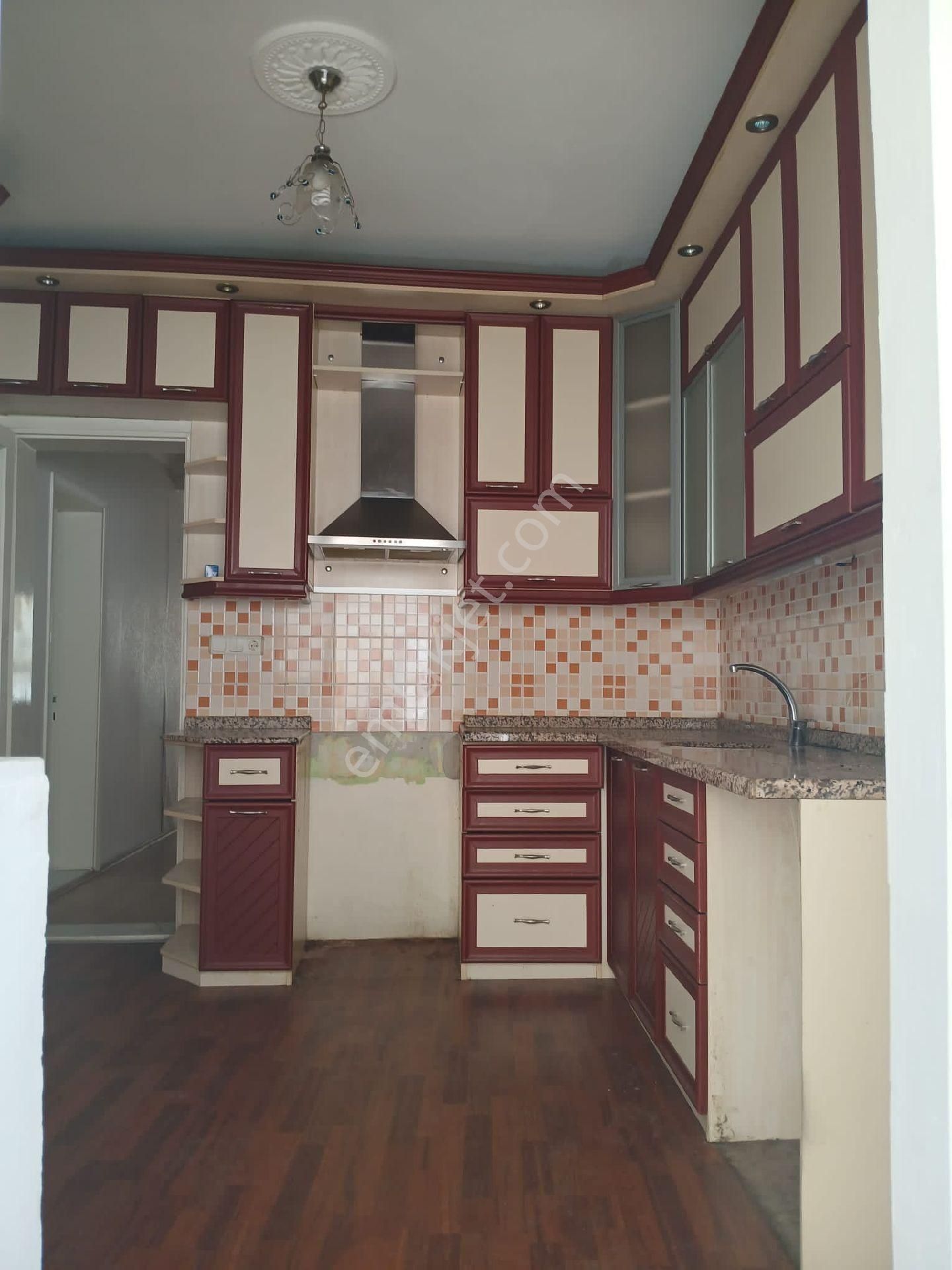 Karabağlar Sariyer Mah 2+1 Yüksek Gıriş