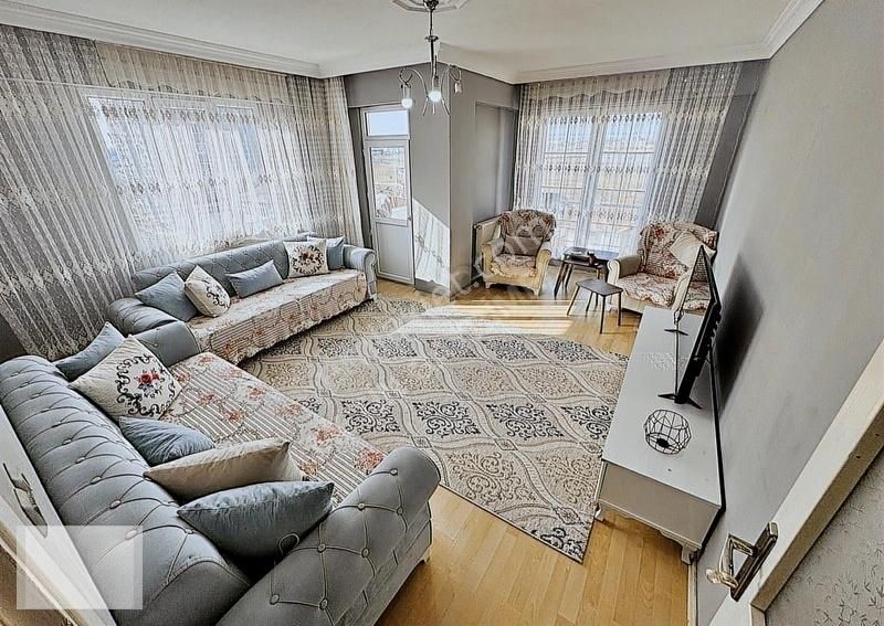Metin Yapı'dan Merkezi Konum 130m2 İskanlı Kombili Satılık 3+1!!