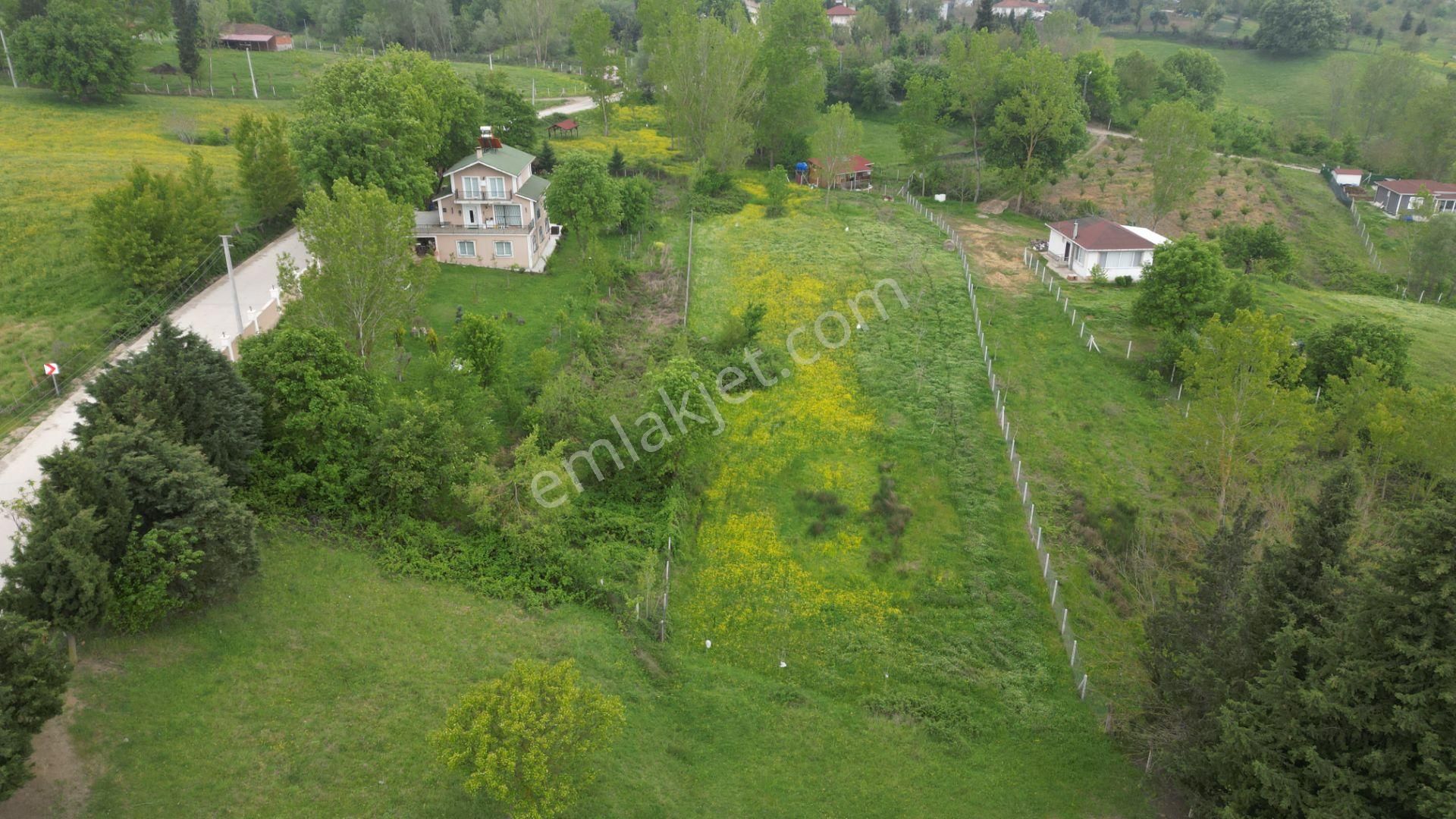Kocaeli Karamürsel Çamdibi Satılık 593 M2 Hobi Bahçesi
