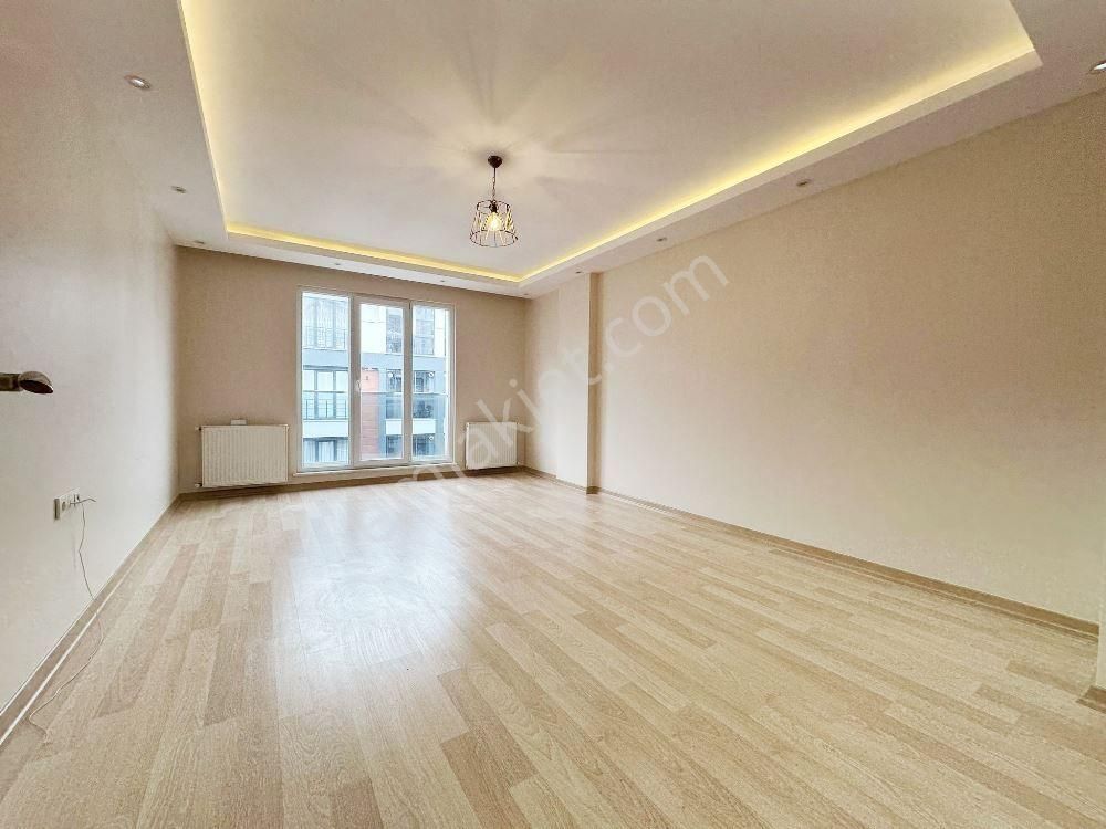 Bahçelievler Şirinevler Merkezde Satılık 2+1 Boş Daire