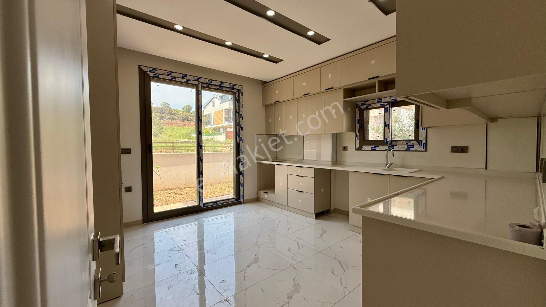 Sağturda Denize Yakın 3+1 Sıfır Villa - Görsel 14