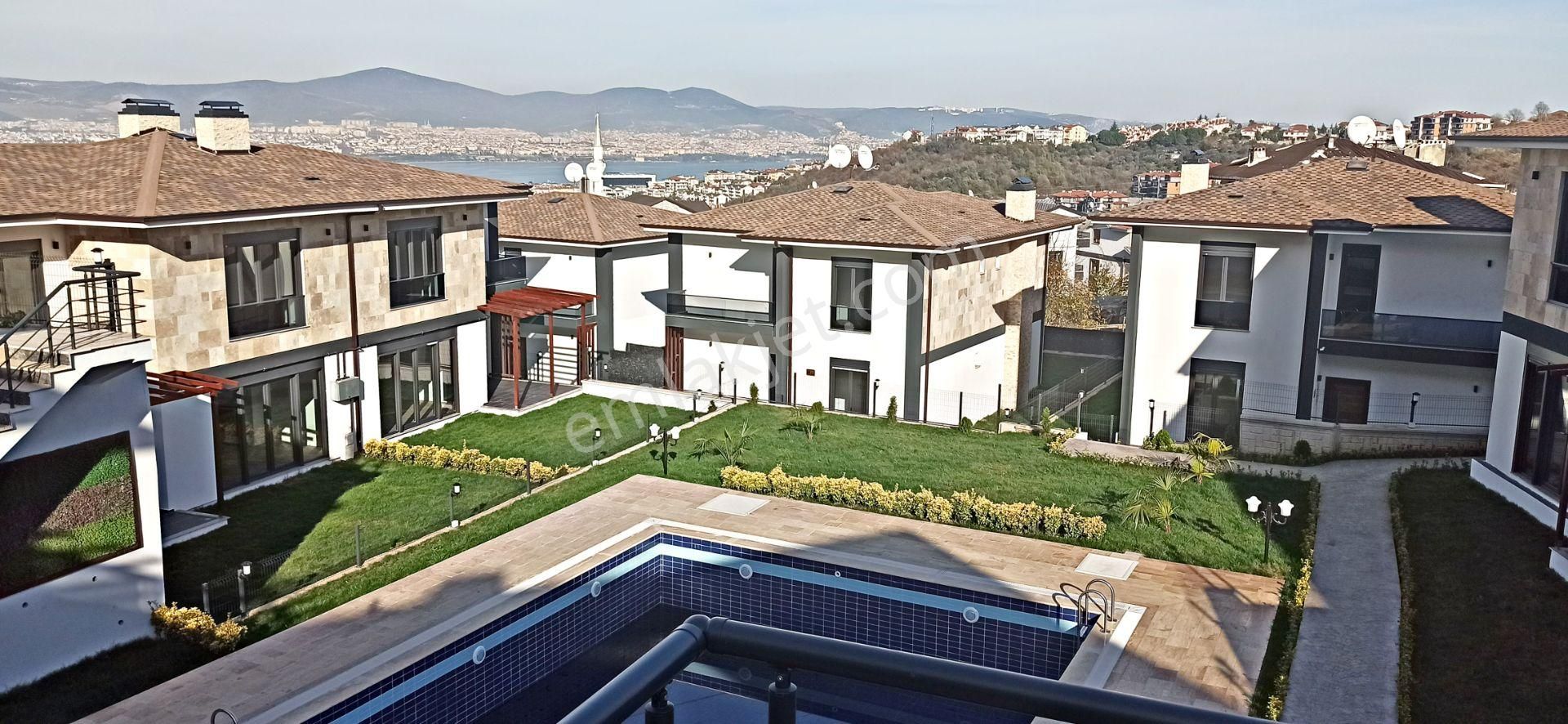 Gölcük Değirmendere'de Site İçi Havuzlu 4+1 Kiralık Lüks Villa - Görsel 11