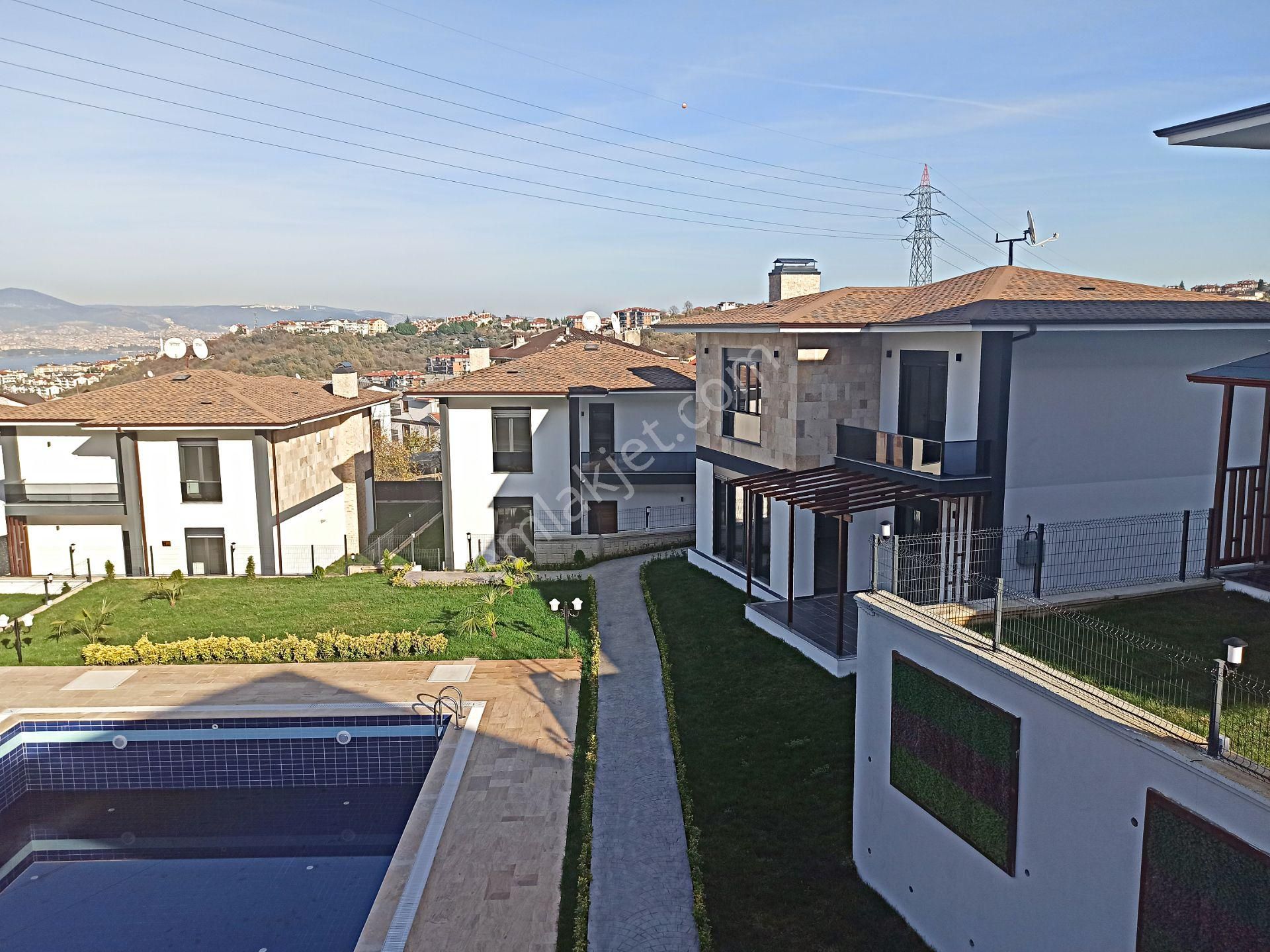 Gölcük Değirmendere'de Site İçi Havuzlu 4+1 Kiralık Lüks Villa - Görsel 23