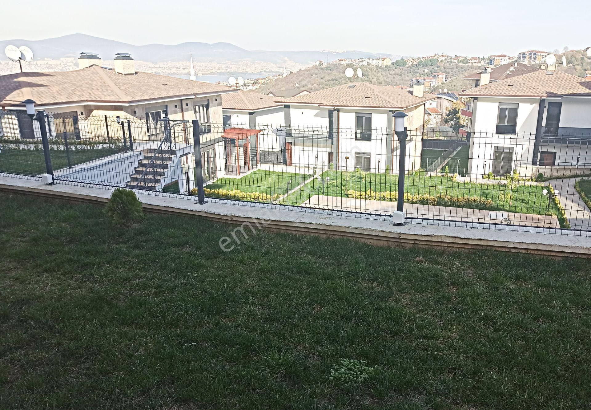 Gölcük Değirmendere'de Site İçi Havuzlu 4+1 Kiralık Lüks Villa - Görsel 2