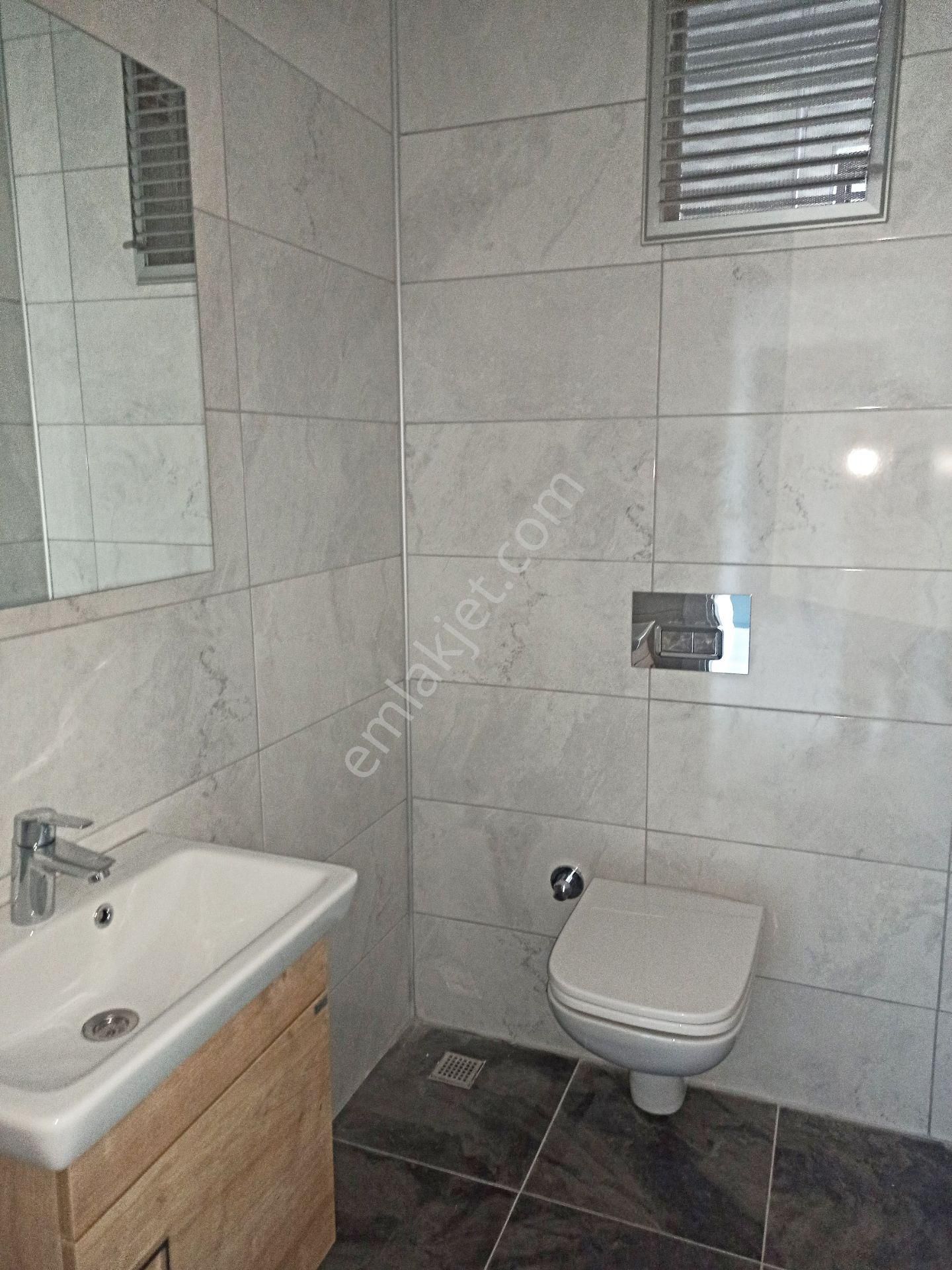 Gölcük Değirmendere'de Site İçi Havuzlu 4+1 Kiralık Lüks Villa - Görsel 17