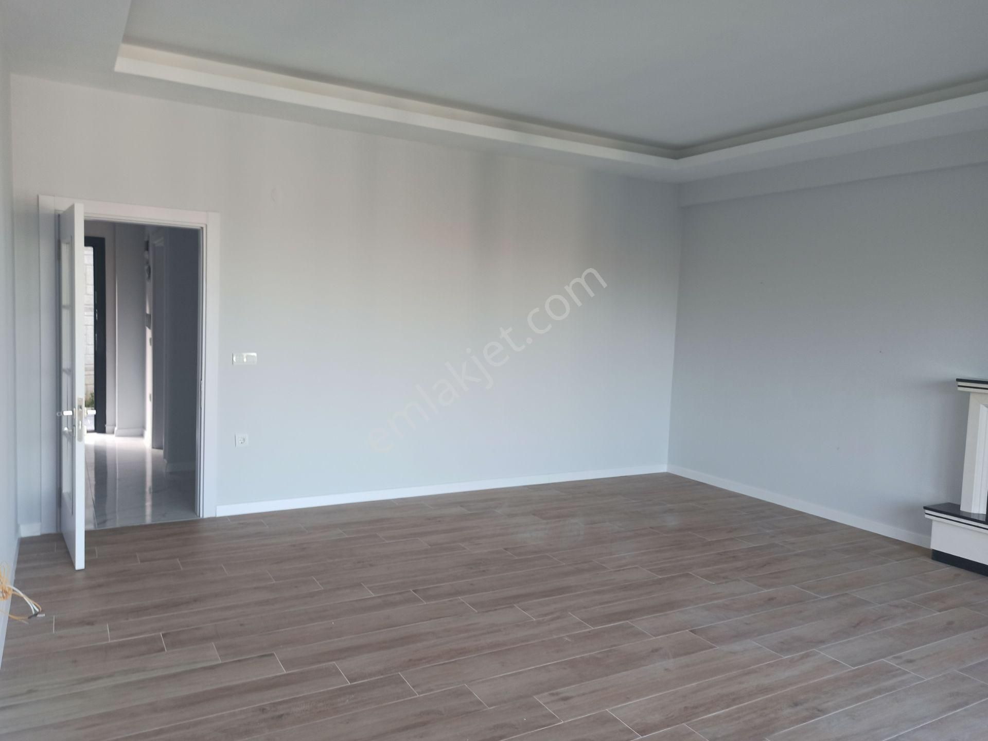 Gölcük Değirmendere'de Site İçi Havuzlu 4+1 Kiralık Lüks Villa - Görsel 34