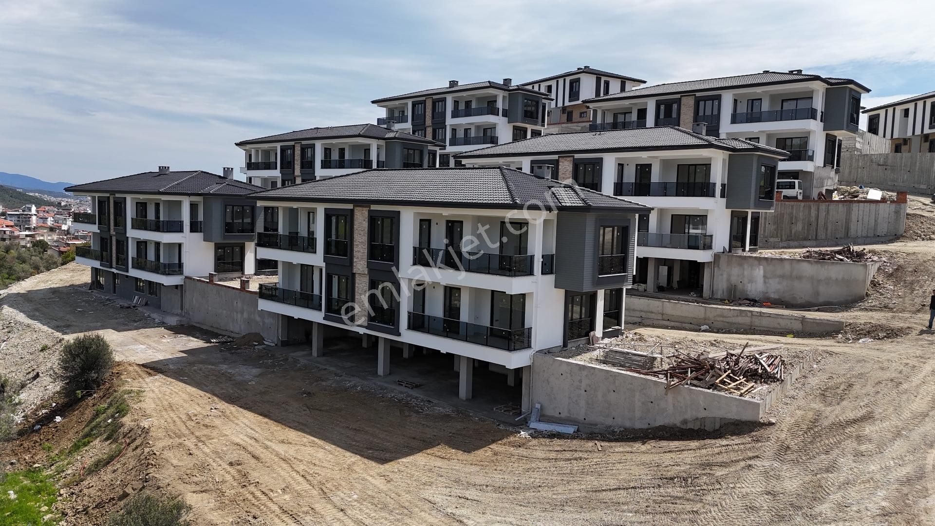 Küçükkuyu'da Ful Deniz Manzaralı Havuzlu Villa - Görsel 15