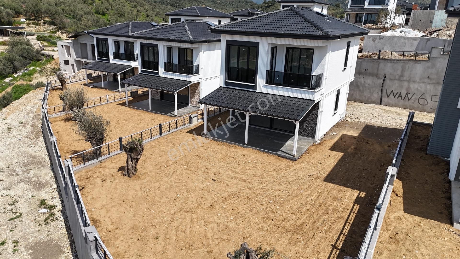 Küçükkuyu'da Ful Deniz Manzaralı Havuzlu Villa - Görsel 17