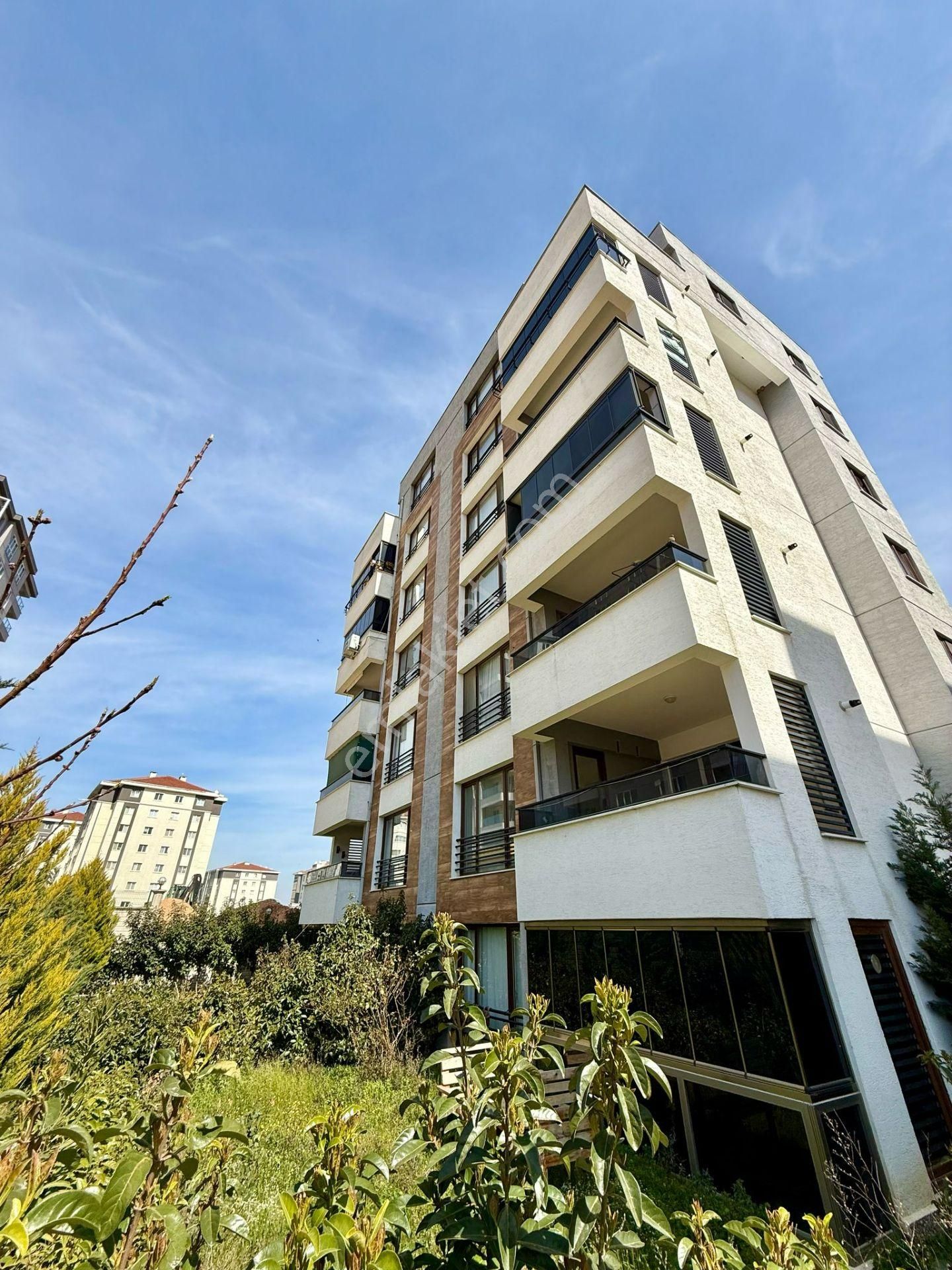Selçuklu Gayrimenkul'den Site İçinde Satılık Fırsat 3+1 Daire