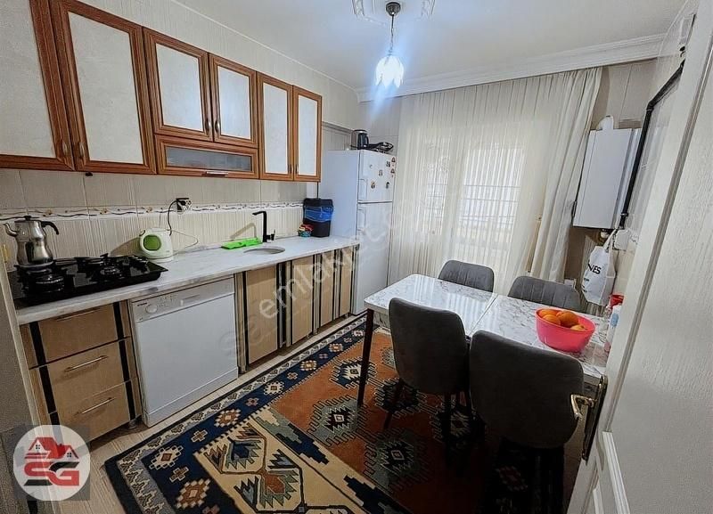 Fırsat Satılık Cadde Üzeri 3+1 Daire Seçilmiş Gayrimenkul'de