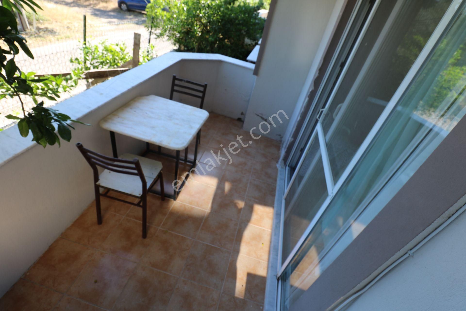 Akçayköşem Emlaktan Kızılkeçili Merkezde 1+1 Eşyalı Sezonluk
