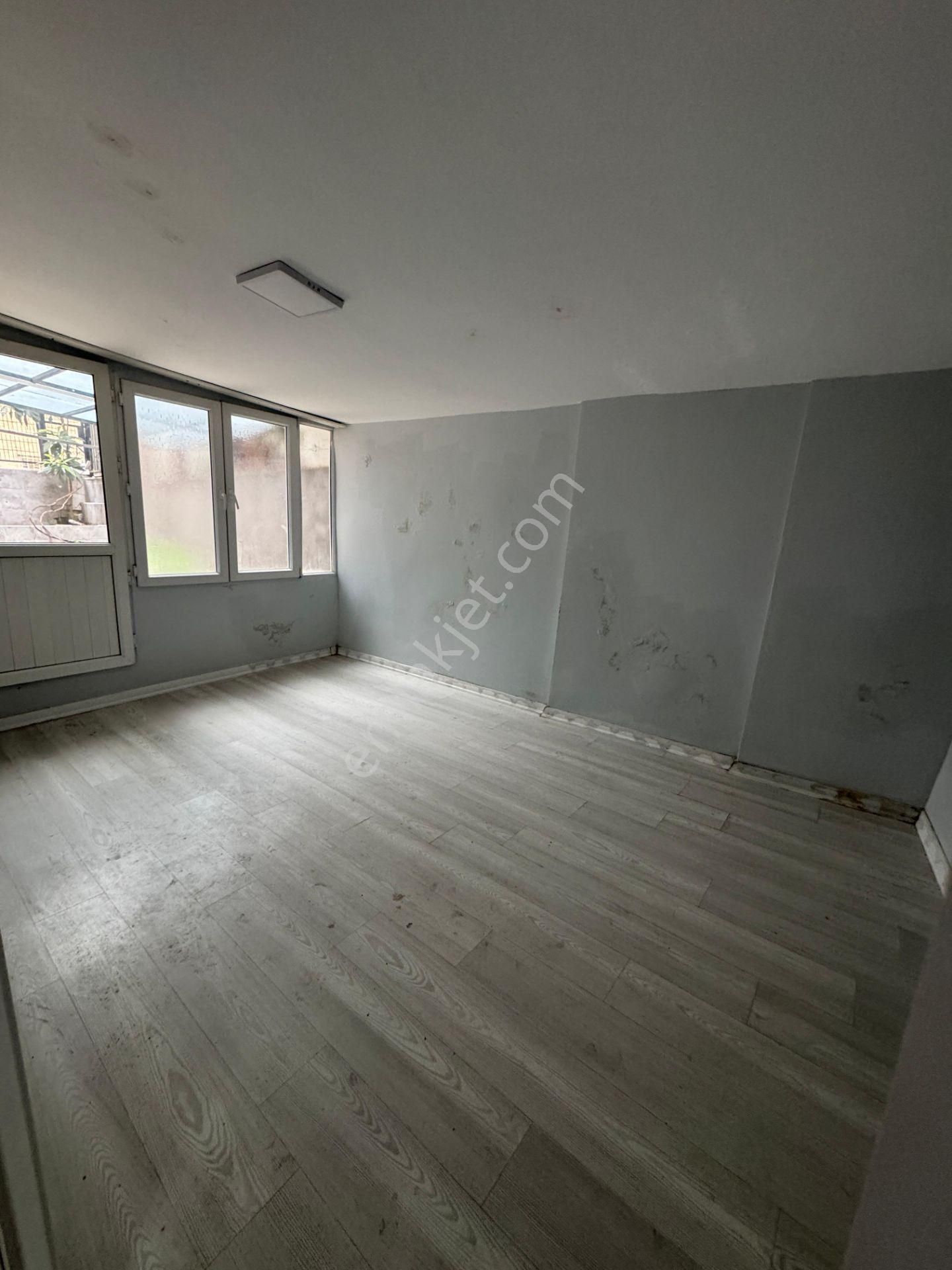 Bahcelievler Zafer Mh 3+1düz Girş Satılık Daire