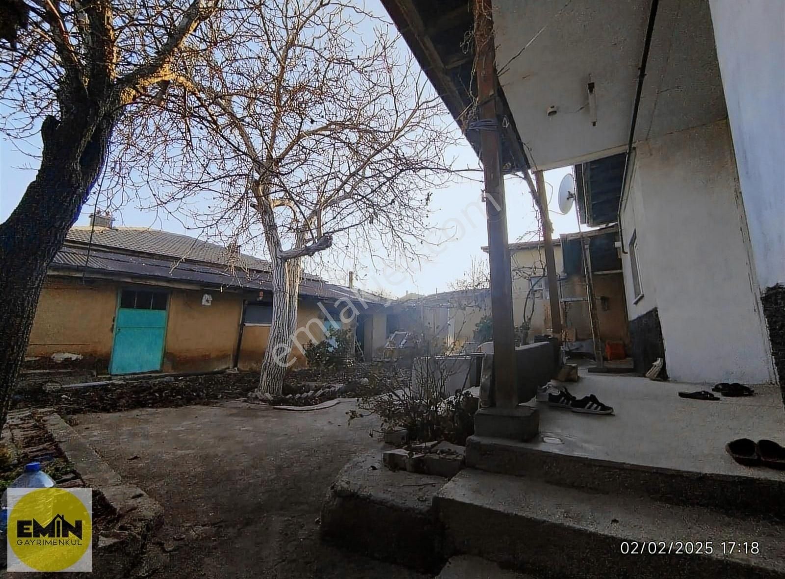 Emin Gyo'dan Kadınhanı Merkezde Satılık 4+1 Müstakil Ev!!!! - Görsel 4