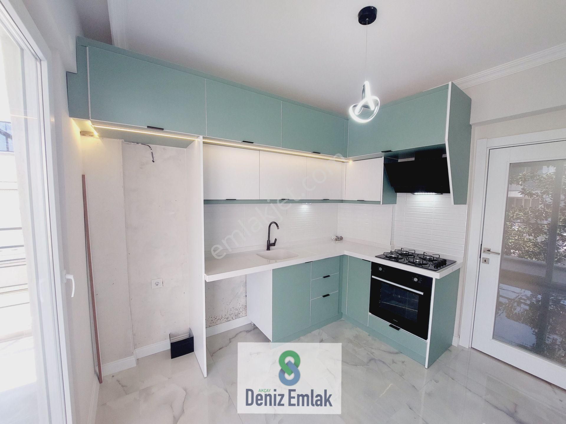 Denizden Akçay Çamlıyolda Ön Cephe Lüks Satılık 2+1 Daire.