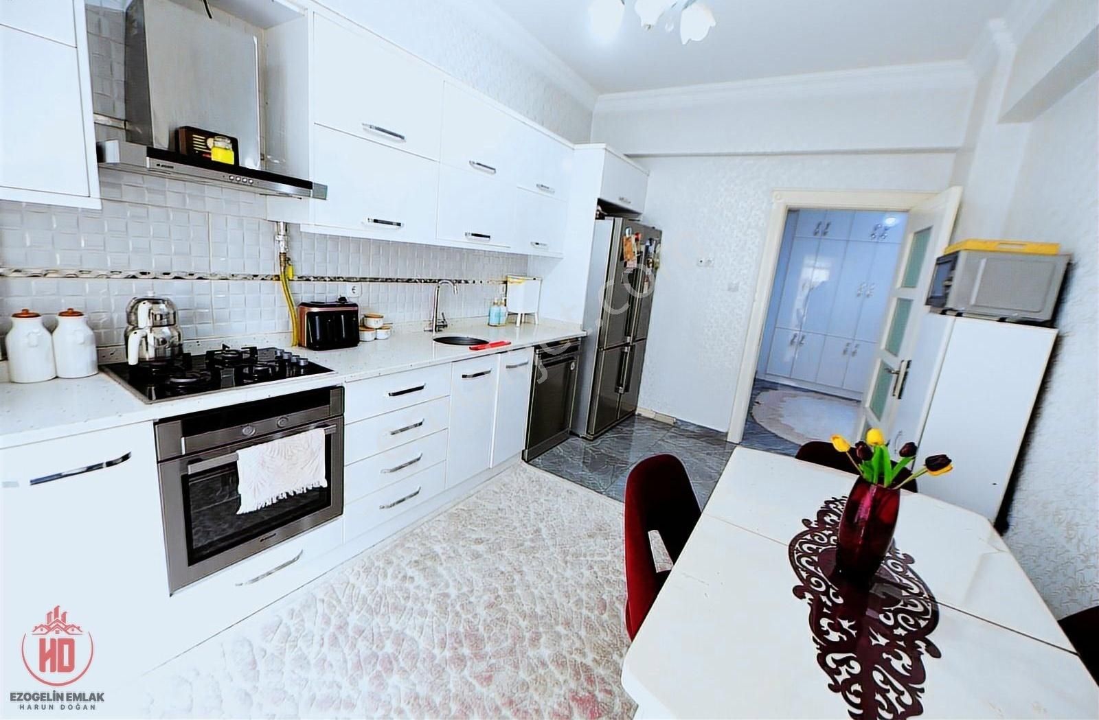 Ezogelinden İbn-i Sina Caddesi Üzeri Bakımlı Ara Kat 3+1 Daire