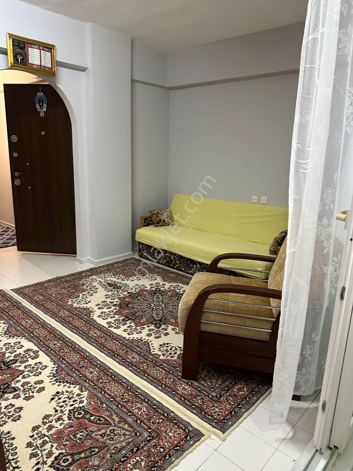 Küçük Kumlada 2+1 Eşyalı Satılık Daire - Görsel 4
