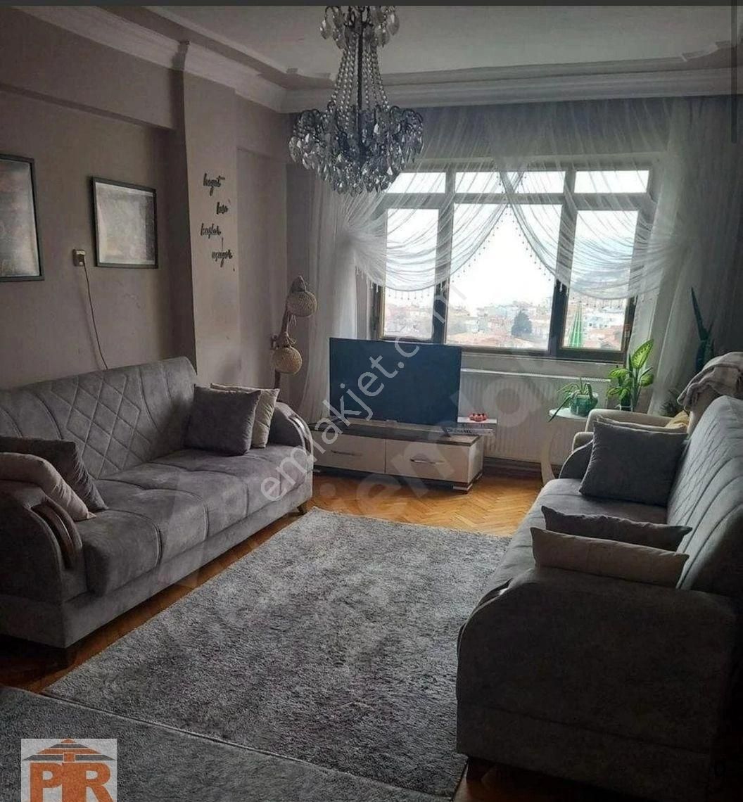 Lise Caddesinde>> 3+1>> 110m2 >> Masrafsız Satılık Daire