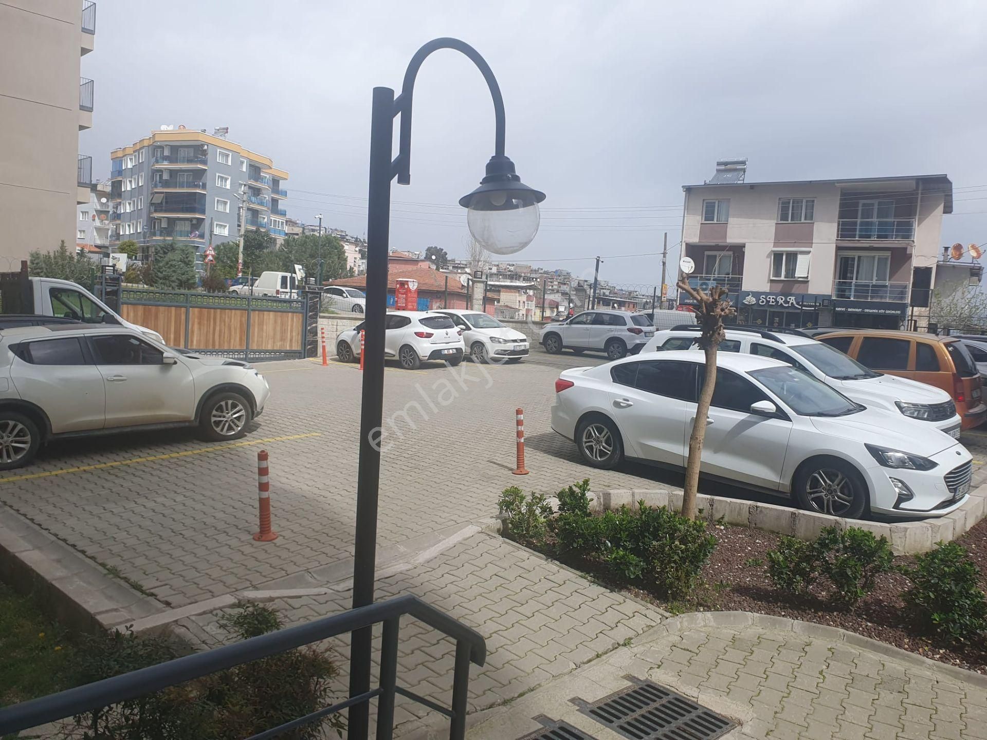 Karabağlar Folkart Line'de Satılık Daire 3+1 Lüx Site A.otopark 7/24 Kamera Kayıt - Görsel 4