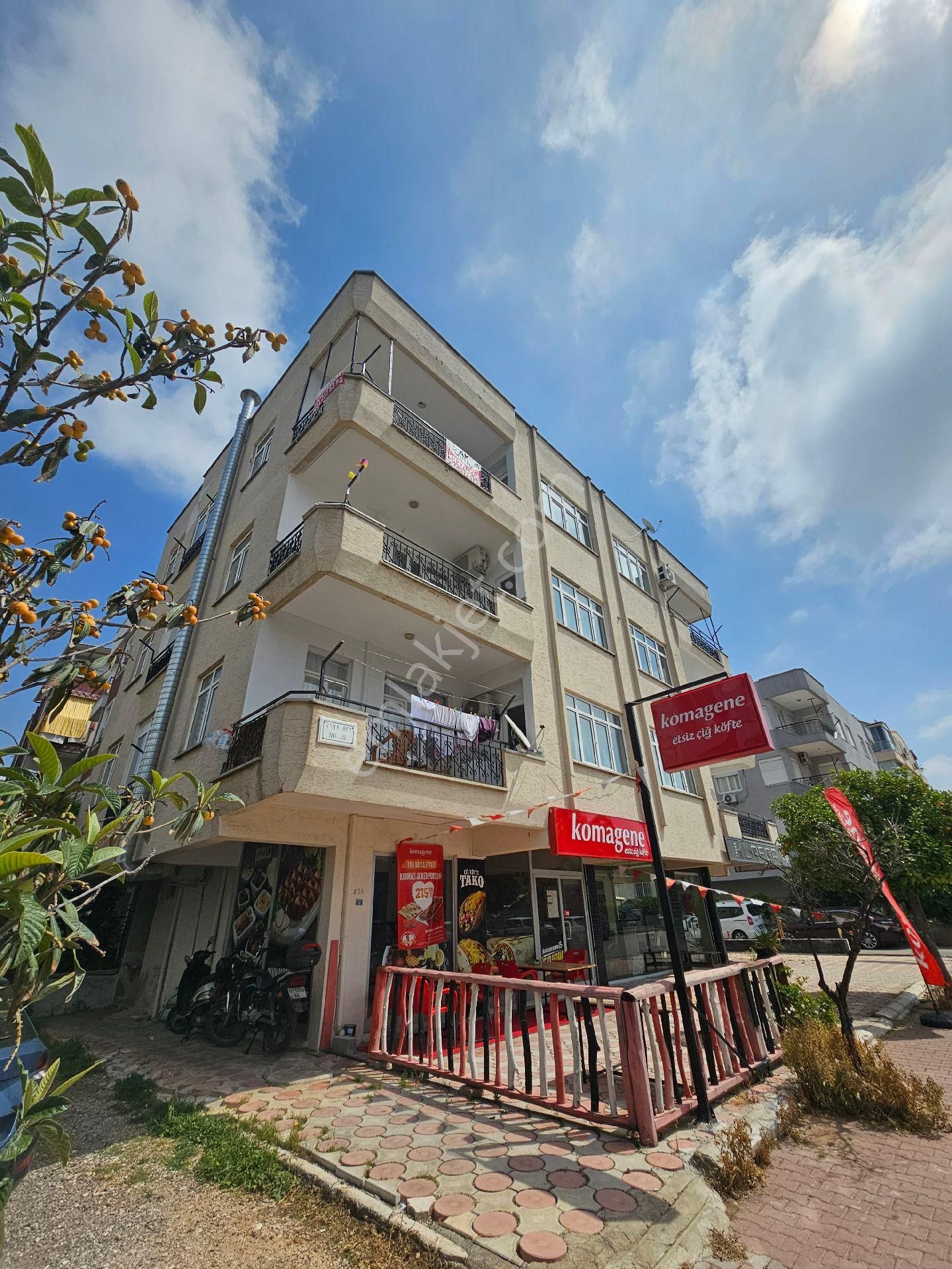 A K Mutludan Gülverende Boyalı Temiz Bakımlı 2+1 Daire 3.kat