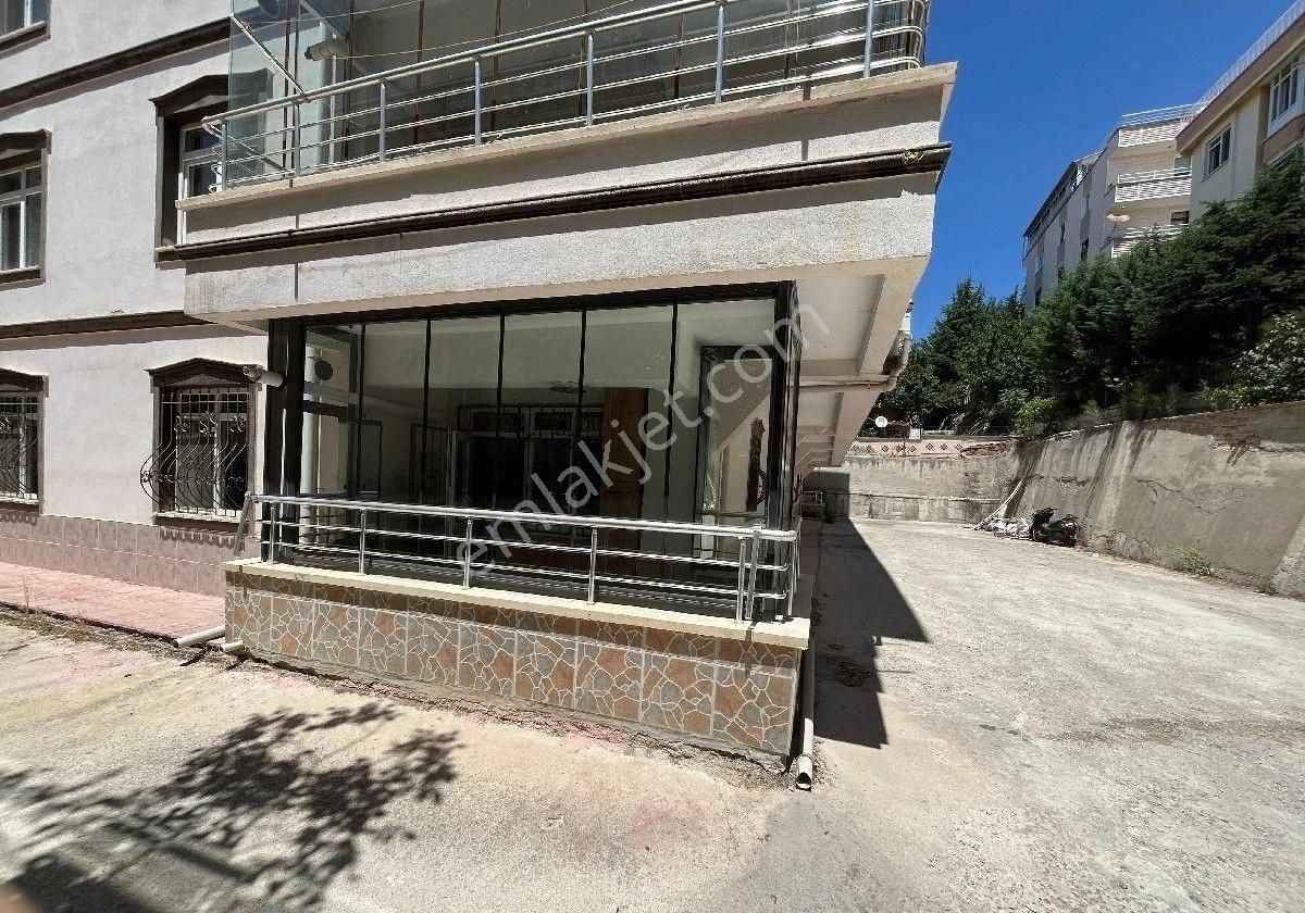 Çalışkanlar Gayrimenkul'den Şehitlik Mahallesinde 4+1 Yüksek Giriş Kiralık
